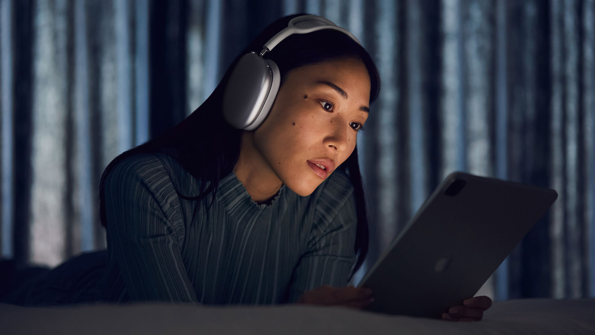 apple laptop with beats headphones