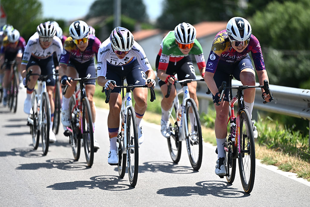Giro d&#039;Italia Women 2025 stage 5: the decisive echelon of the day
