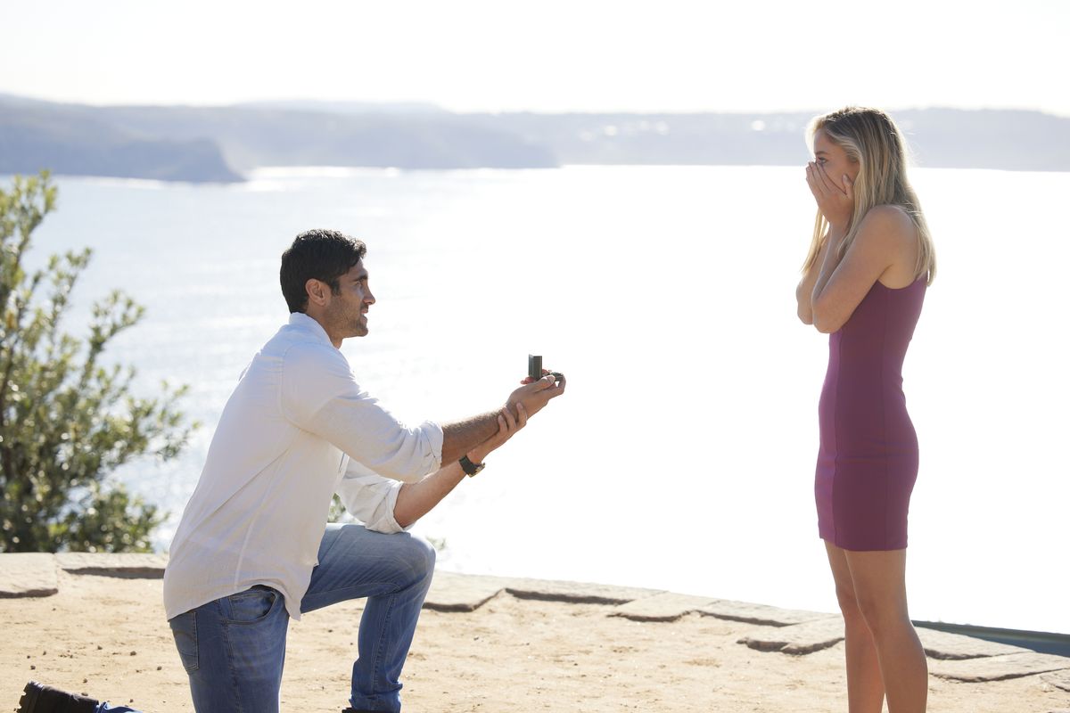 Home And Aways Jacqui Purvis Teases Felicity Shock Proposal What To