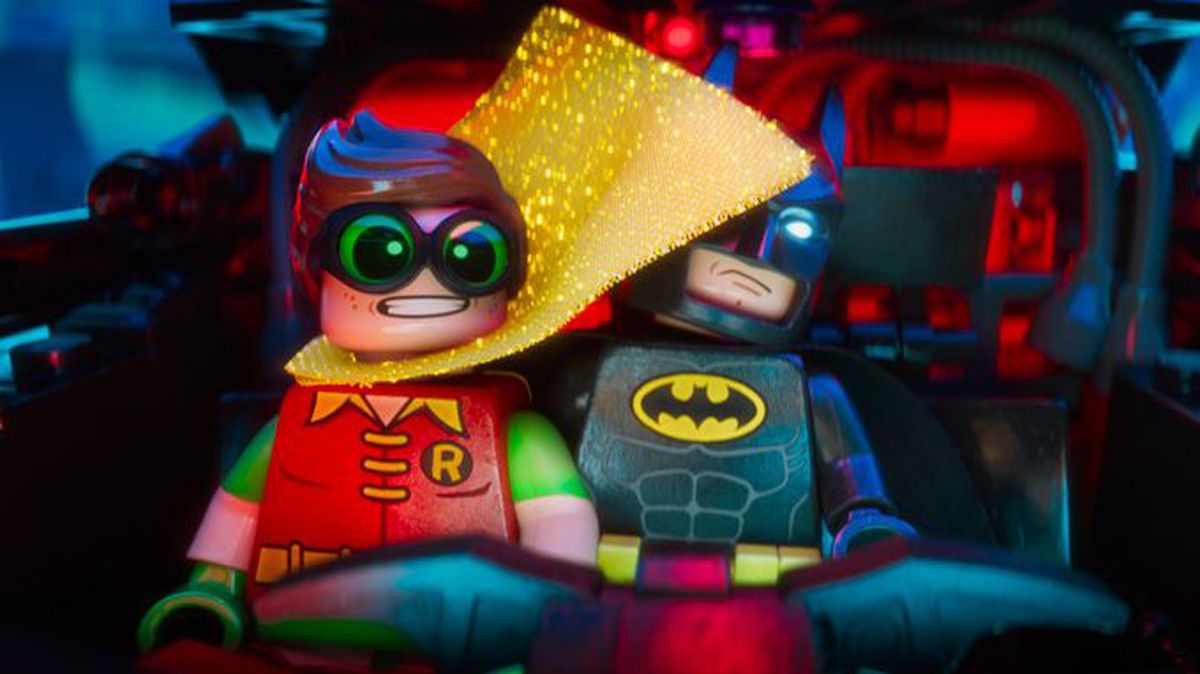 New LEGO Batman Movie images gives us our first look at Joker and Robin