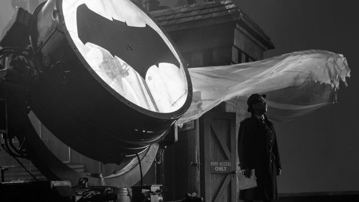 A first look at Justice League's Commissioner Gordon in honour of Batman day