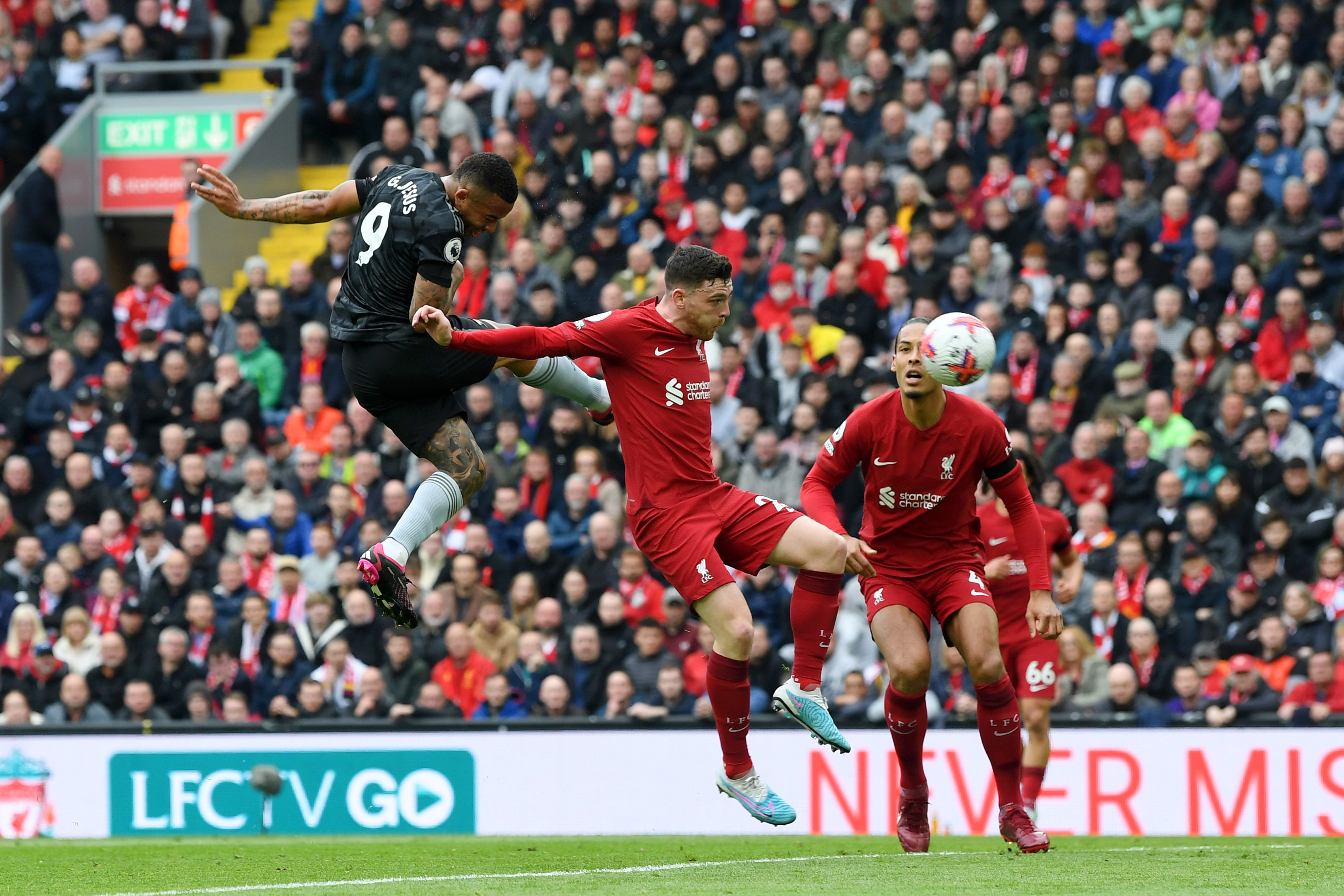 'Jesus rises on Easter Sunday' – Arsenal forward sparks series of jokes with Anfield header thumbnail