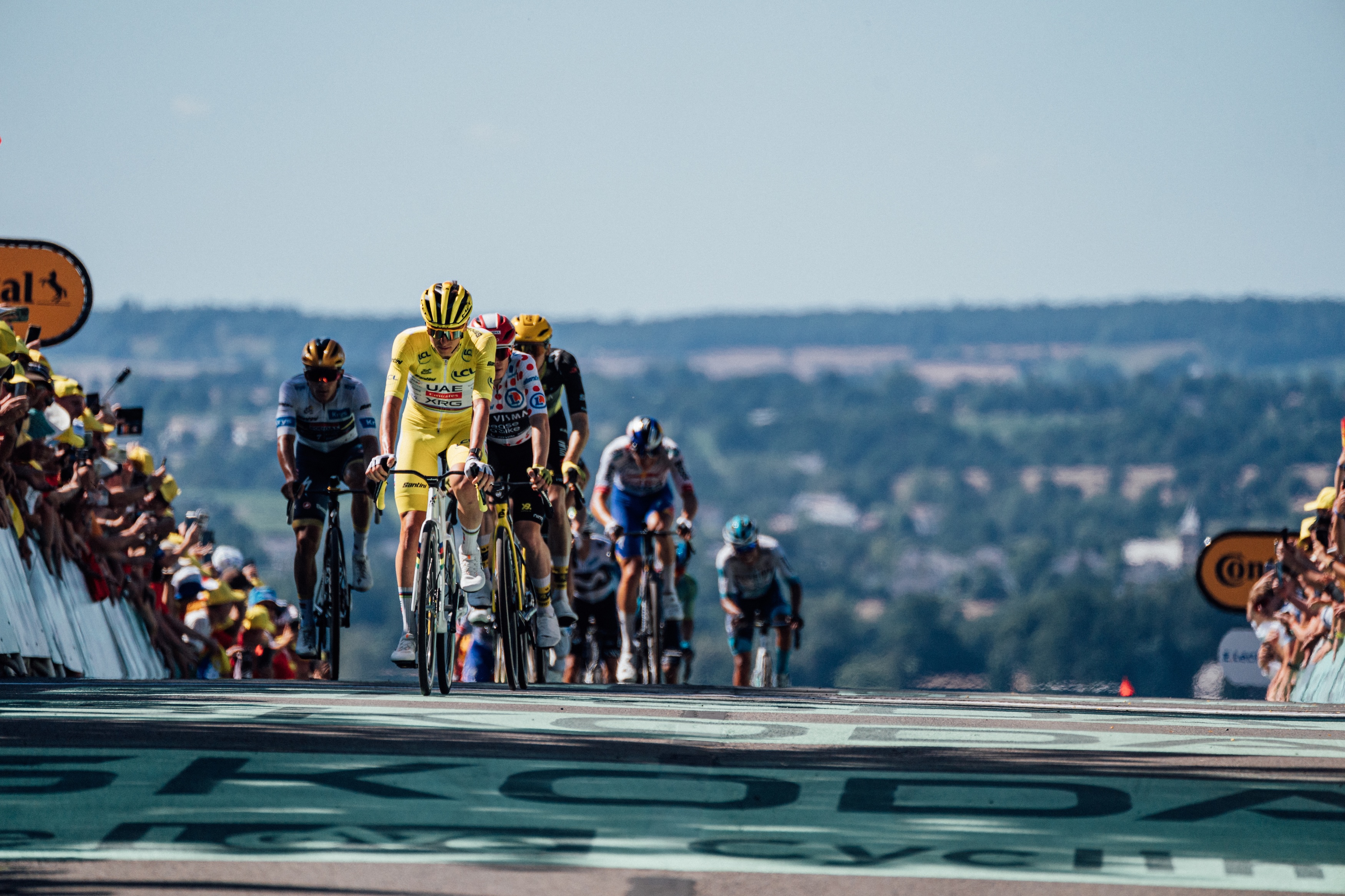 Tadej Pogačar pointedly leads the bunch home after Visma’s aggression on stage 6 of the Tour de France