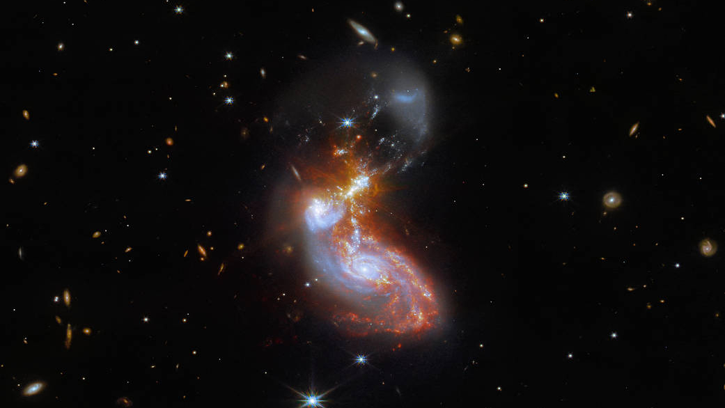 James Webb Space Telescope captures chaotic cosmic collision