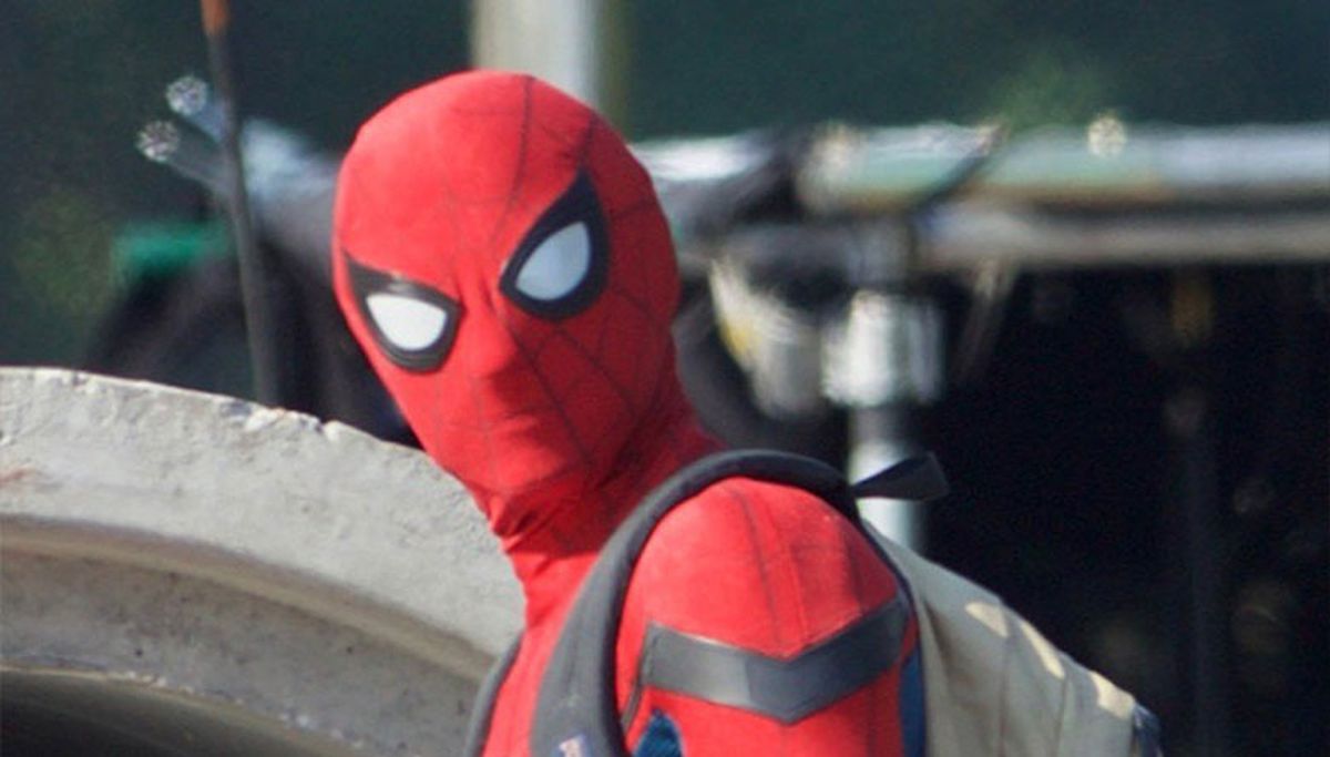 Spider-Man: Homecoming set photos show off the new Spidey suit