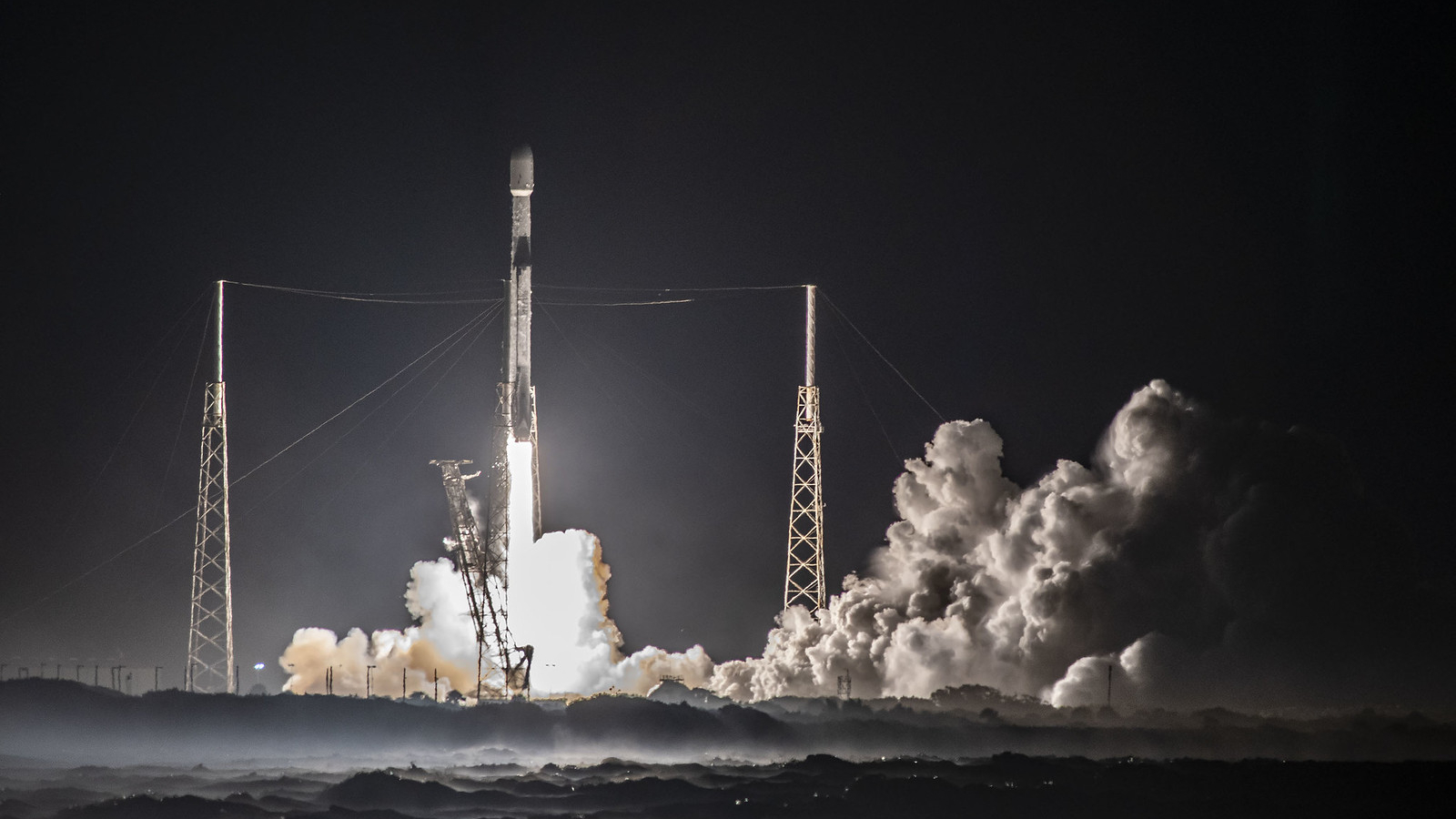 Watch SpaceX launch 40 OneWeb internet satellites Thursday
