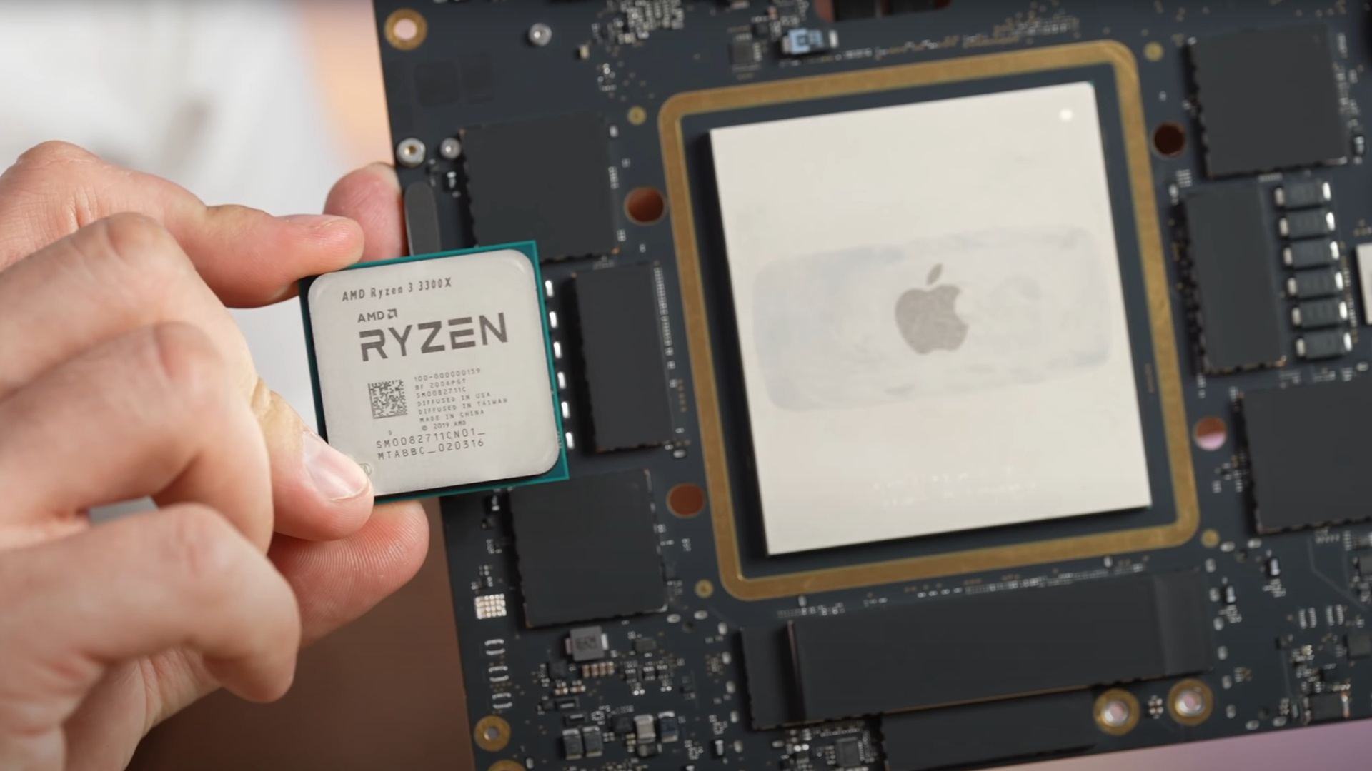  Apple's M1 Ultra absolutely dwarfs your CPU 