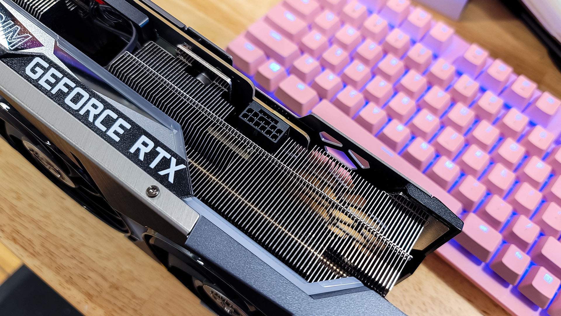Фотография Nvidia RTX 4090 выглядит фальшивой, но другие утечки вызывают ажиотаж