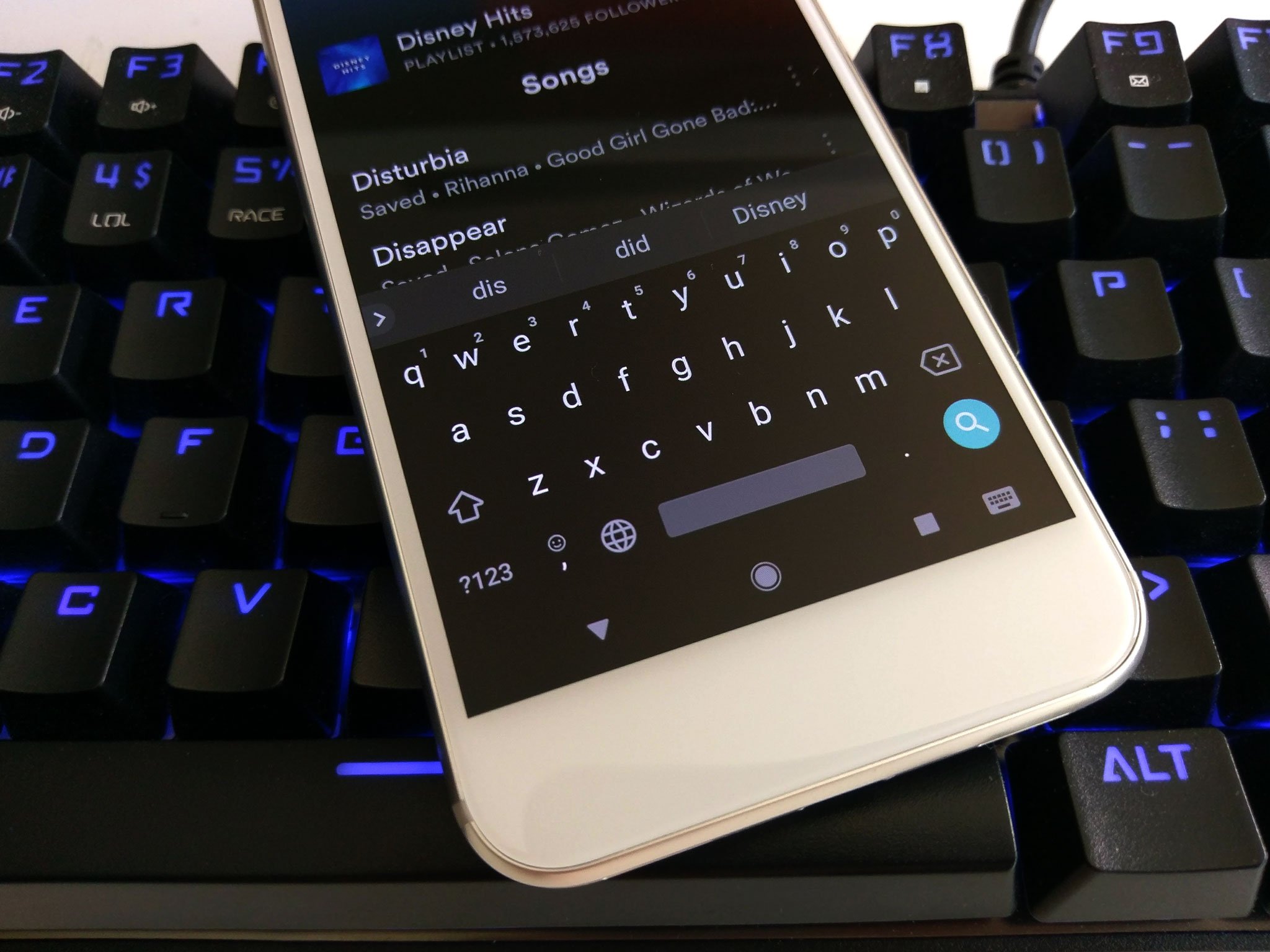 Gboard клавиатура Android