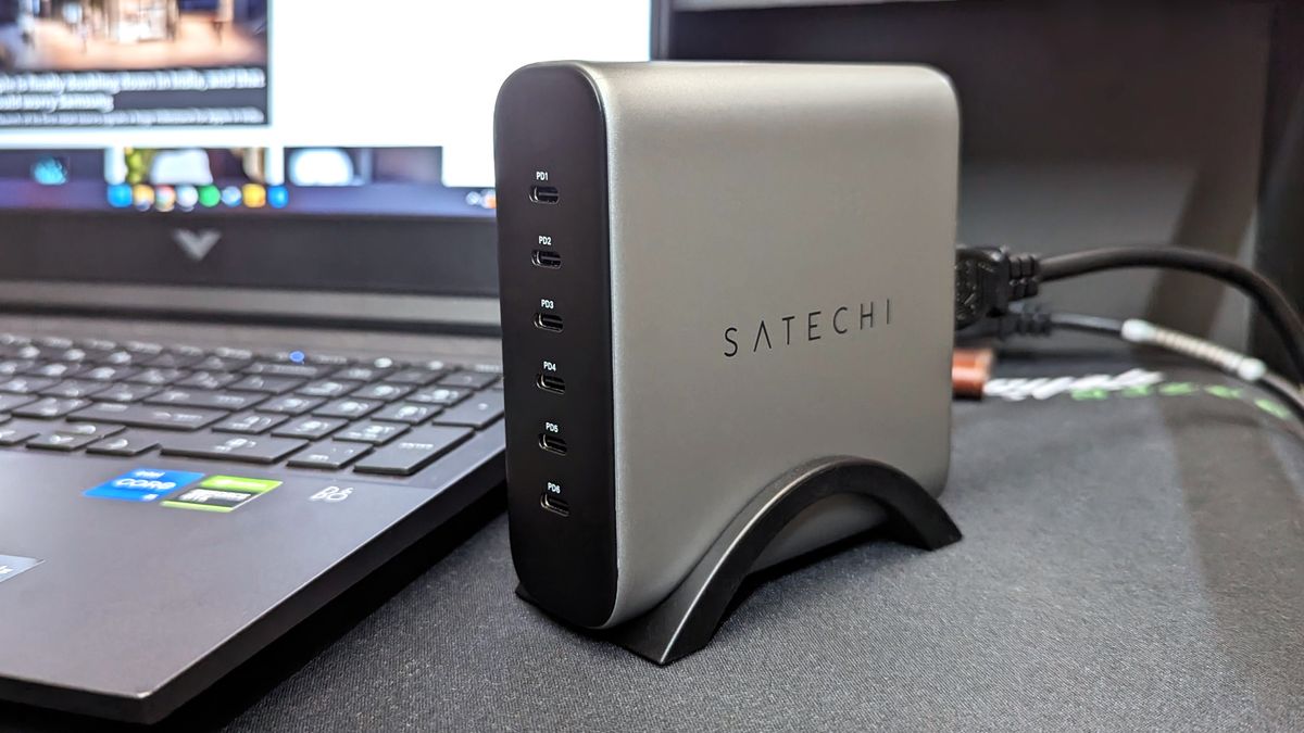 Hands On With The Satechi 200W USB C GaN Charger In All Of Its Hexa