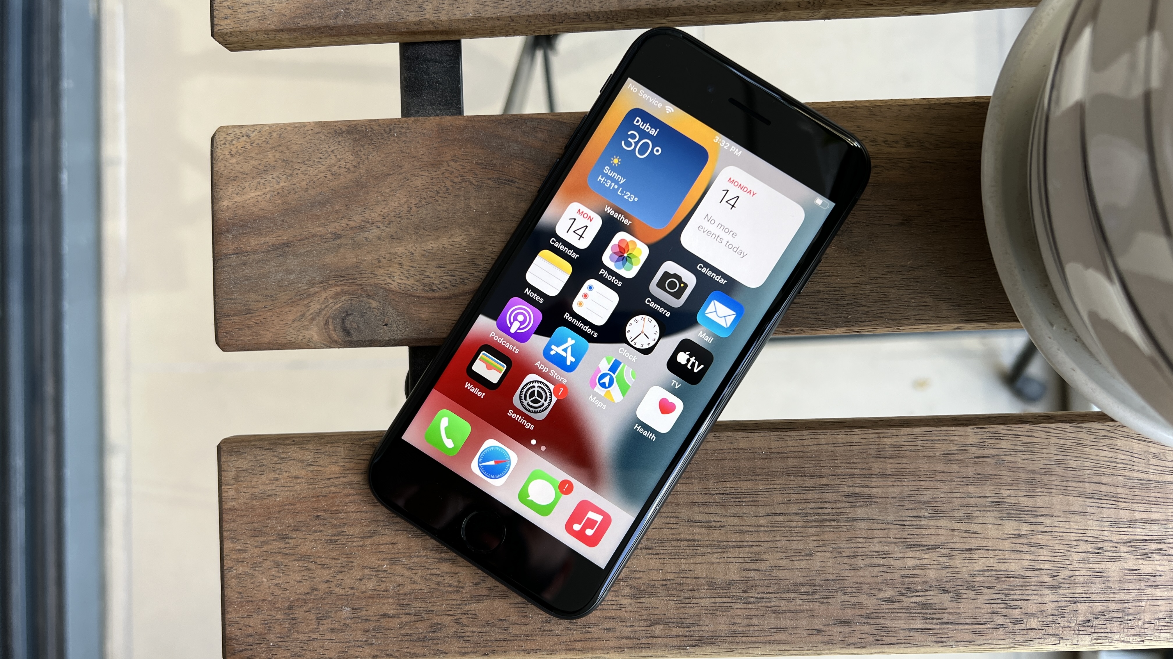 iPhone SE 4 может сильно измениться в дизайне, но все равно выглядит устаревшим