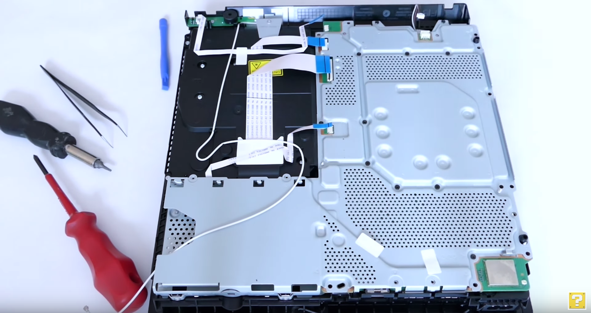 See the oddly pretty insides of a PS4 Slim with this teardown video