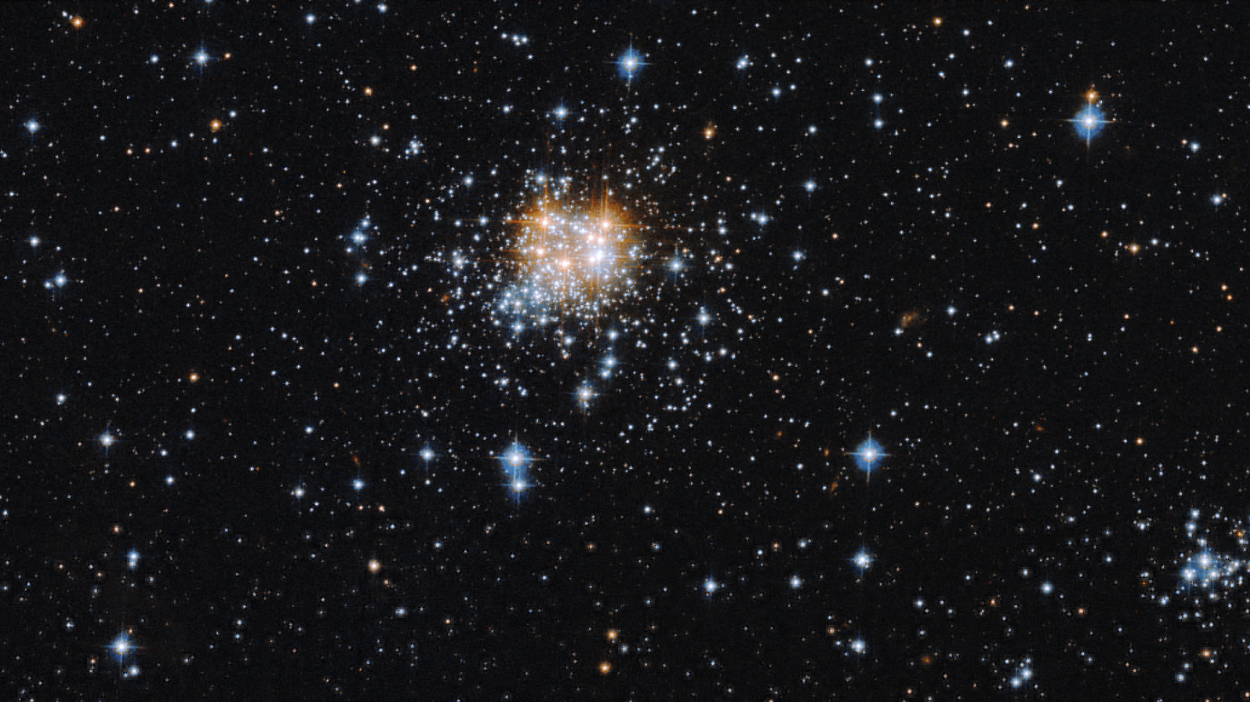 Hubble telescope spots magnificent open star cluster 160,000 light-years away