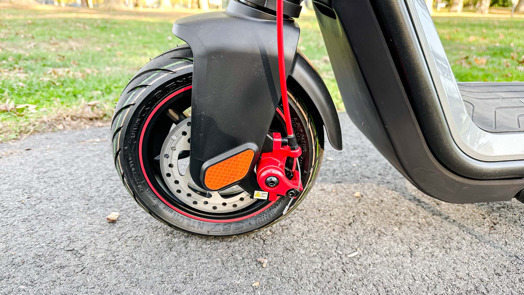 Niu Kqi Max Electric Scooter Review Tom S Guide