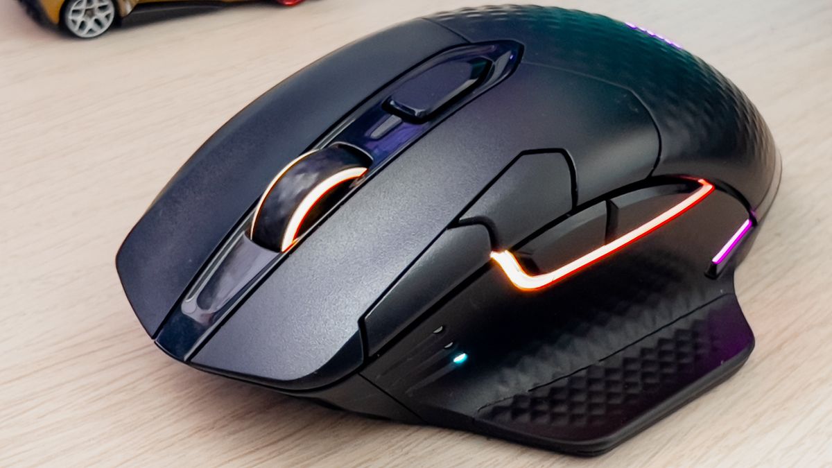 Corsair Dark Core RGB Pro SE Wireless Gaming Mouse Review PC Gamer