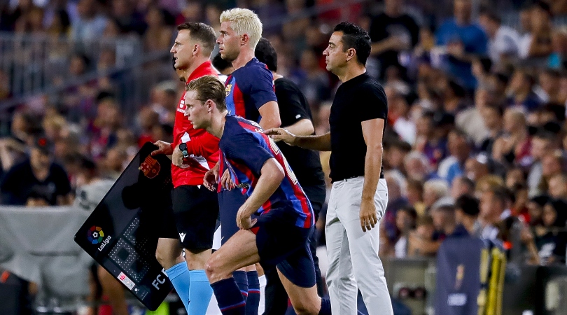 Barcelona boss Xavi praises Frenkie de Jong as Manchester United transfer hopes fade