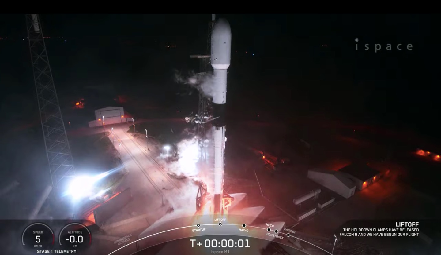 SpaceX launches Japanese lander, UAE rover to the moon