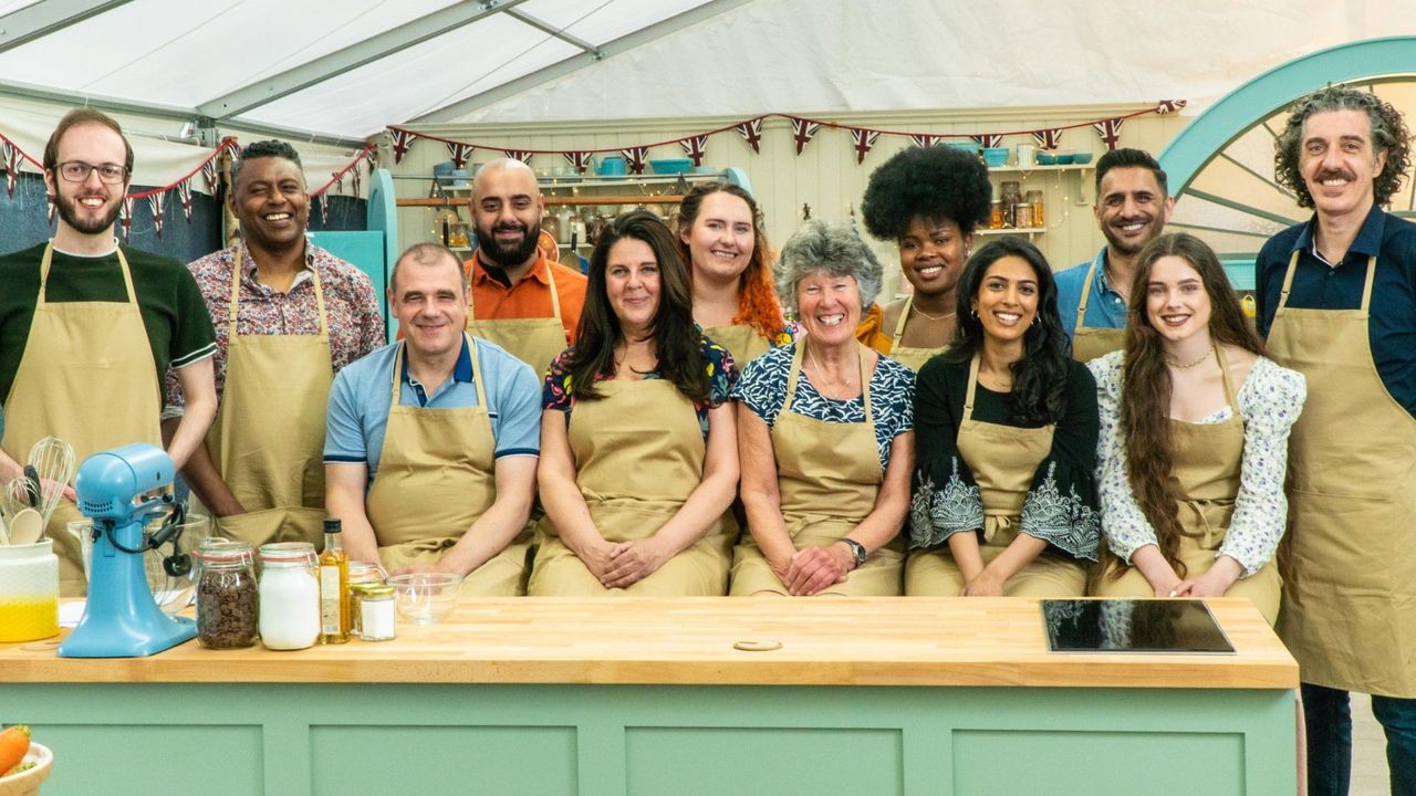 The Great British Bake Off Contestants Revealed Woman Home