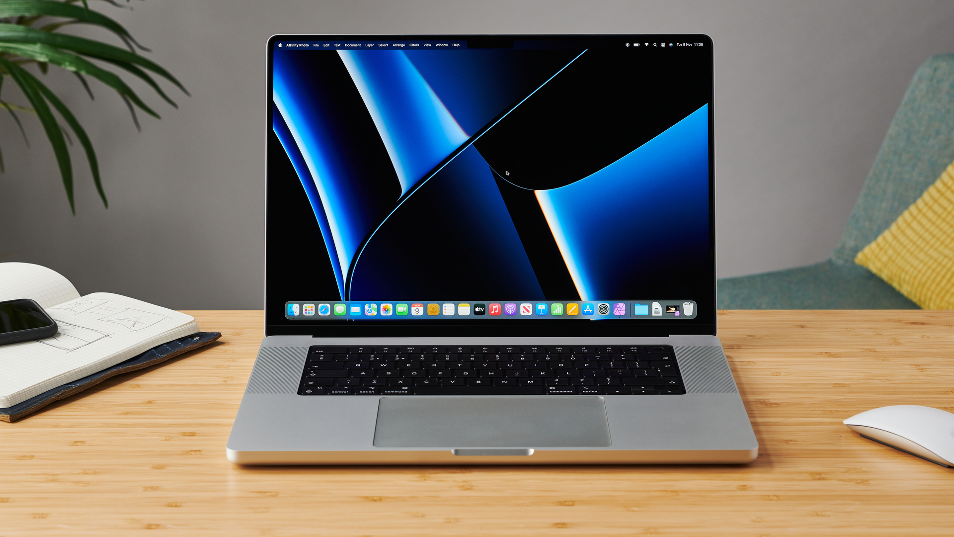 MacBook Pro 2021 Safari scrolling woes reportedly fixed in macOS 12.2 thumbnail