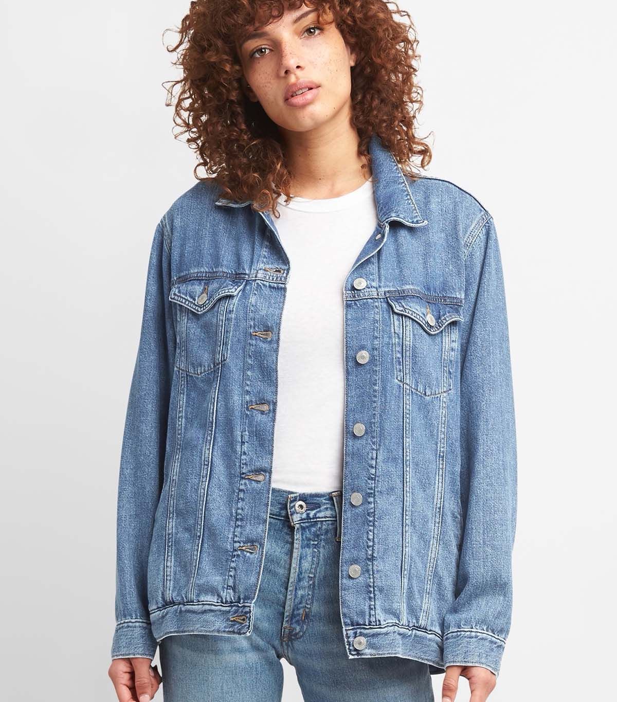 How To Wear The Oversize Denim Jacket Trend Who What Wear