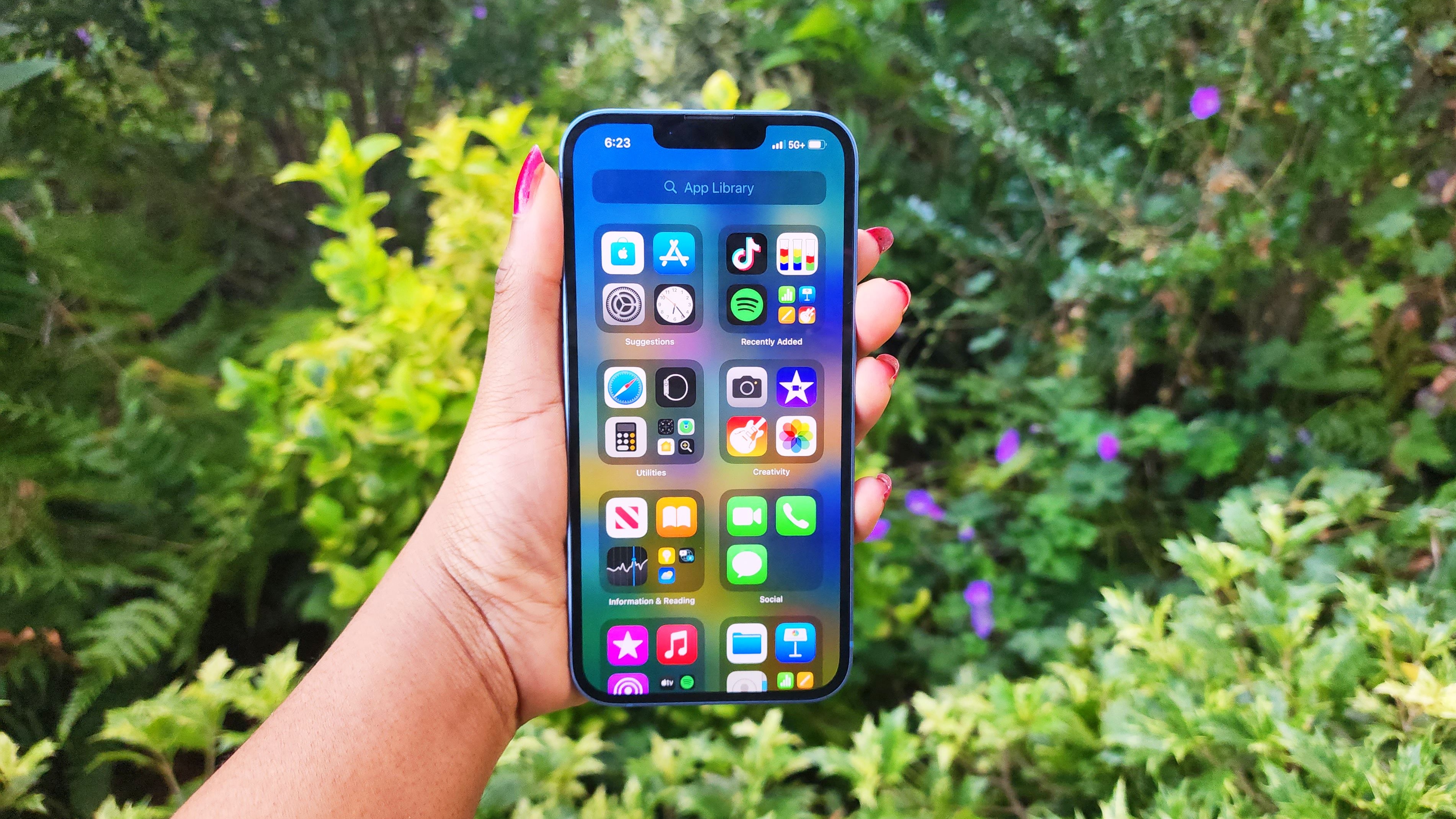 I'm an Android fan, but I've used the iPhone 14 for 3 weeks — 5 reasons I'm tempted to switch