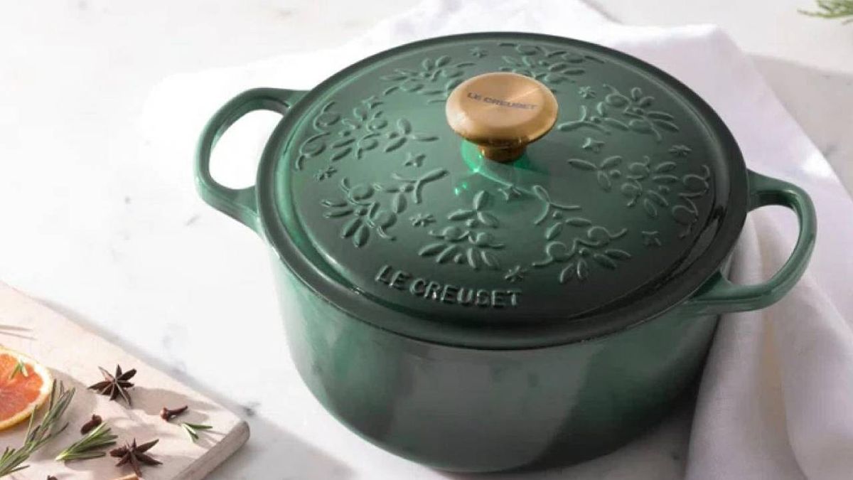 The Le Creuset Christmas Collection Is Festive Magic And I Want It All