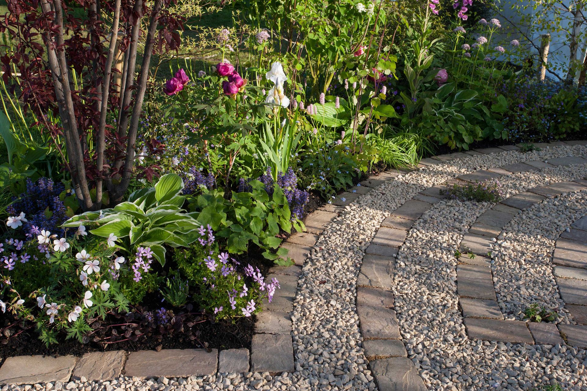 Gravel Patio Ideas Chic Ways To Style Stony Outdoor Living Spaces