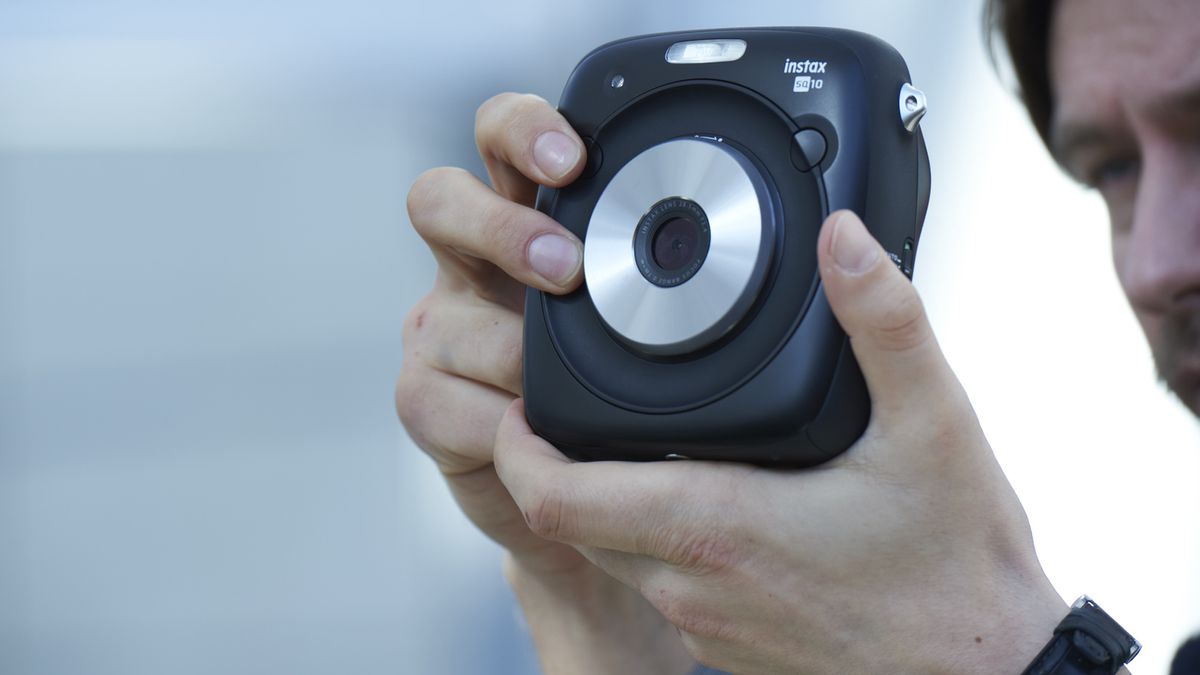 Fujifilm Unveils Hybrid Instax Square Sq Camera Techradar