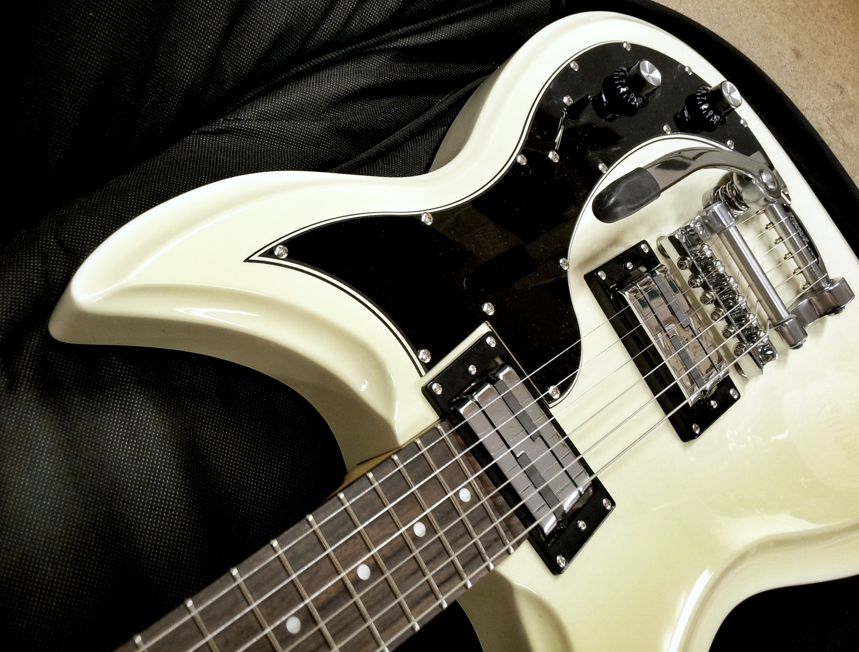 Godin Richmond Dorchester with Bigsby