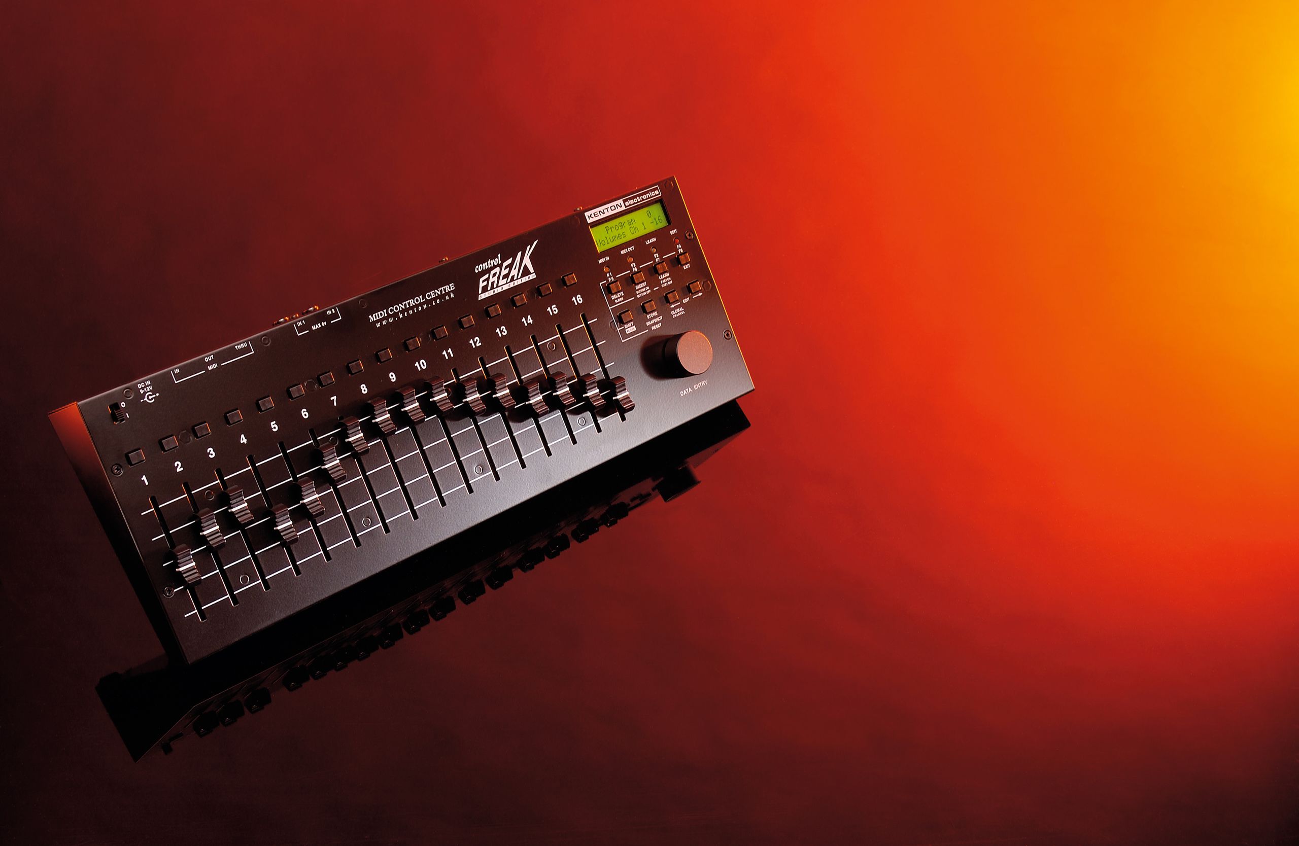 DTM・DAW KENTON Control Freak 00486f5ca7416d6ee8173ea12e3e7c