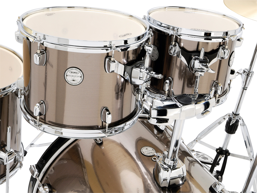 Small toms have ITS tom mounts which are strong but sleek and have integrated, streamlined memory locks