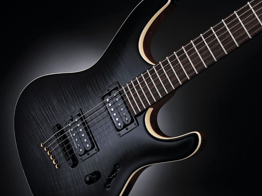 Mayones allows you to choose chrome or black hardware; matt or gloss finish on your Setius GTM6.