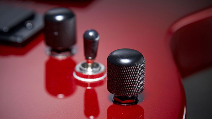Push the tone control to activate the Auto-Tune facility
