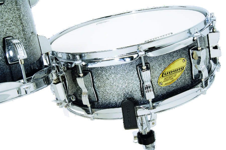 14"x5" matching wood snare drum.