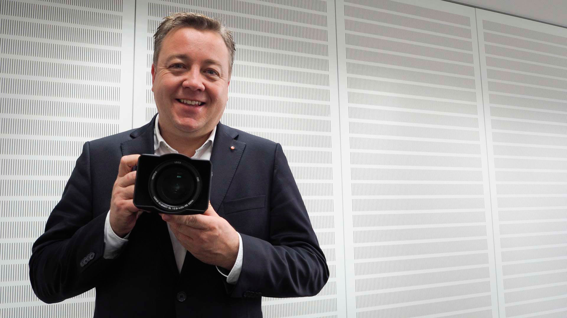 Stefan Daniels of Leica with the Leica SL (Typ 601)