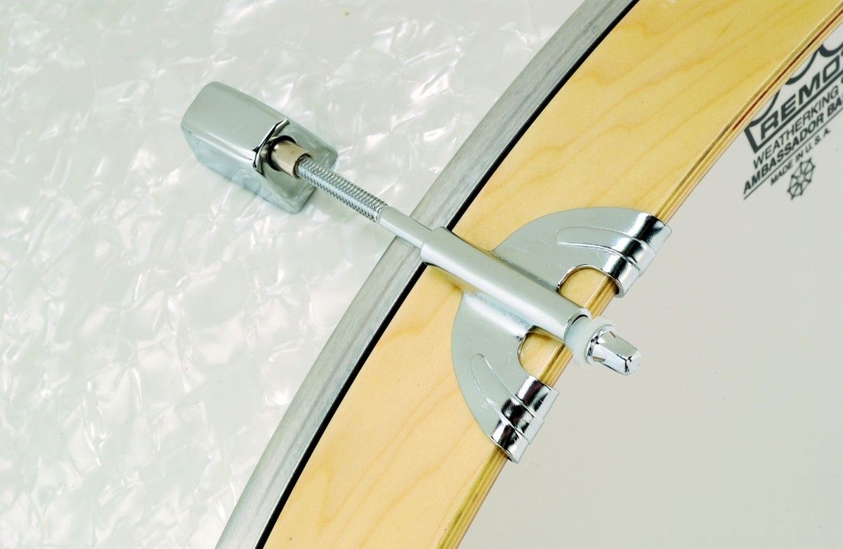The lugs are fitted to the outer, stronger shell.