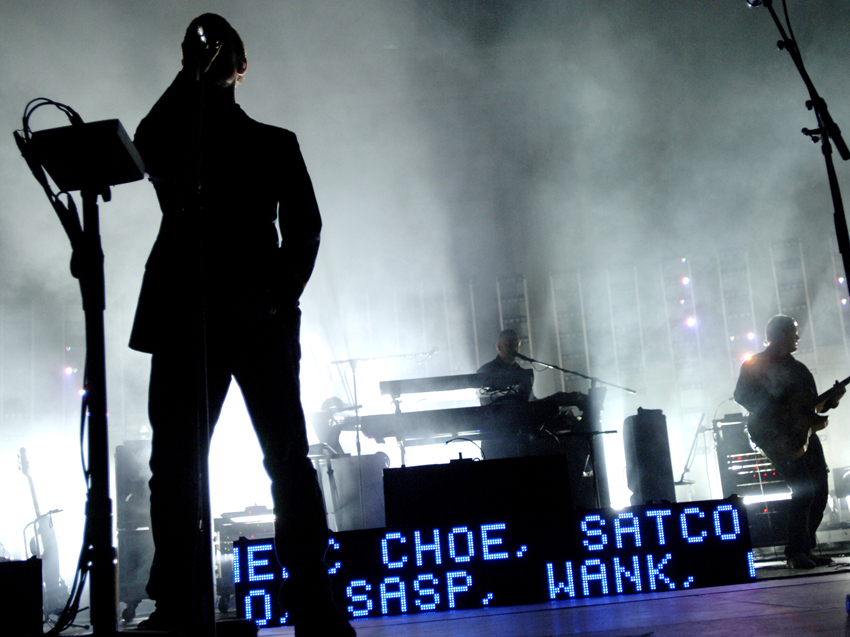 Massive Attack - Teardrop