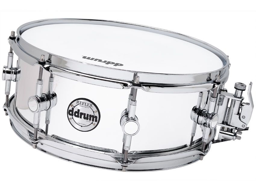 The Reﬂex's snare may feature a number of high-end components, but has just the eight lugs