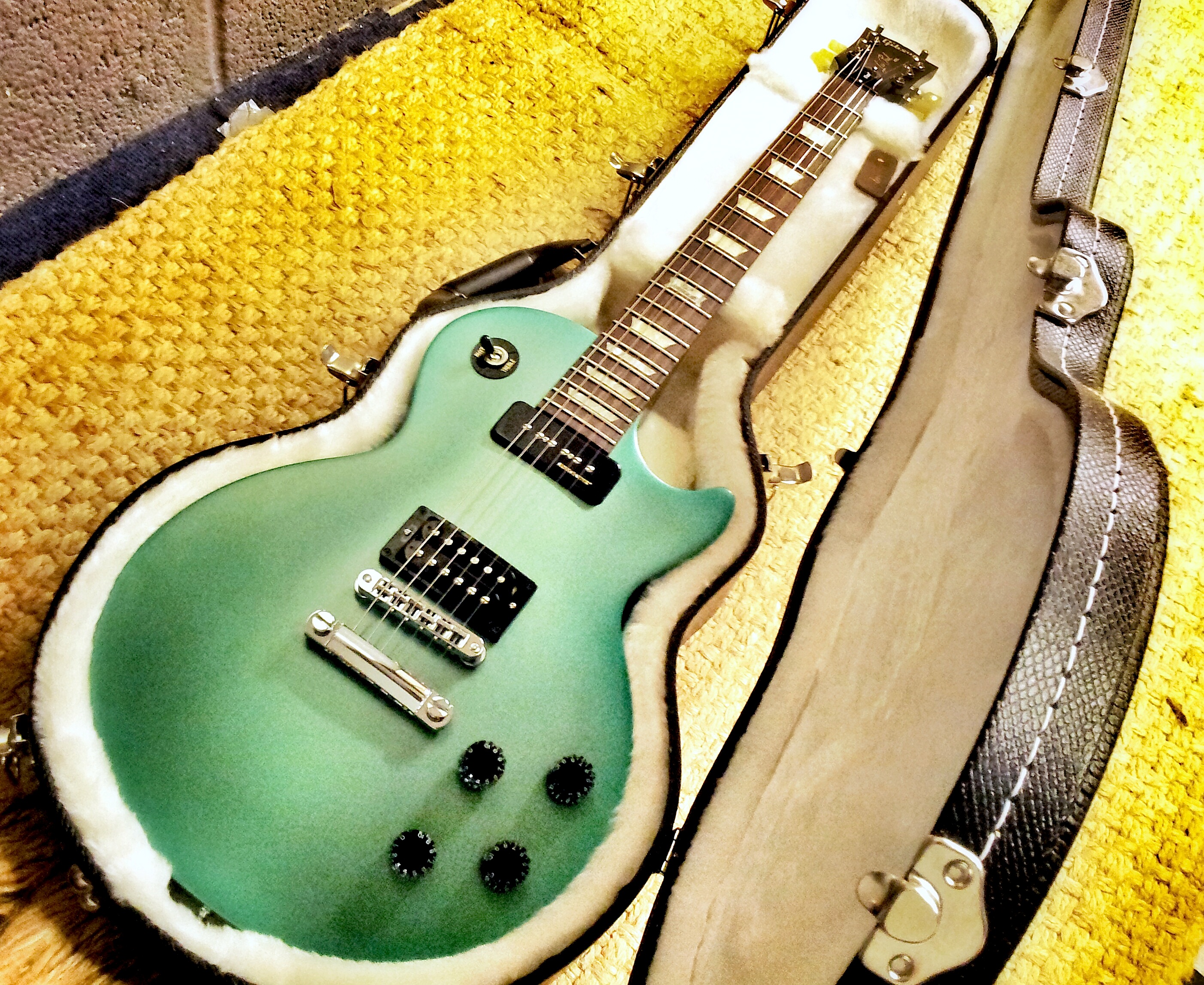 Gibson 2014 Les Paul Futura unboxed