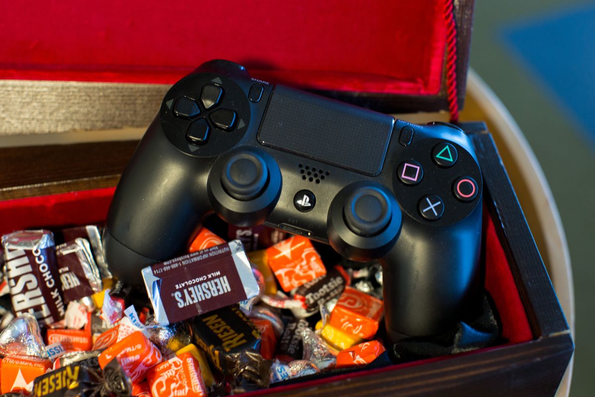 Xbox One controller vs. DualShock 4 which is better for PC gaming