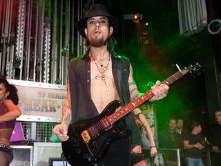 For players like Dave Navarro, memorising music is a stroll in the park