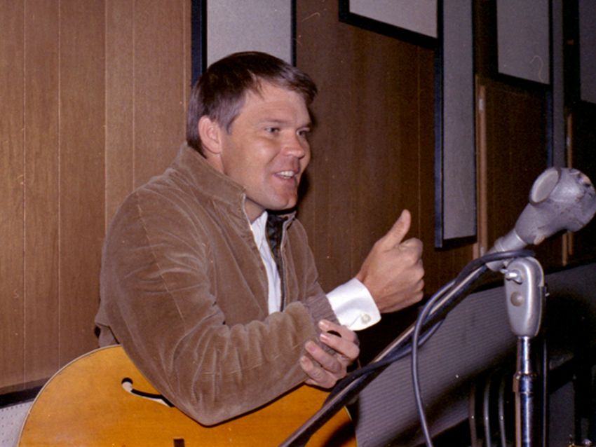 Before hitting solo success, Glen Campbell was a hotshot guitarist with the Crew