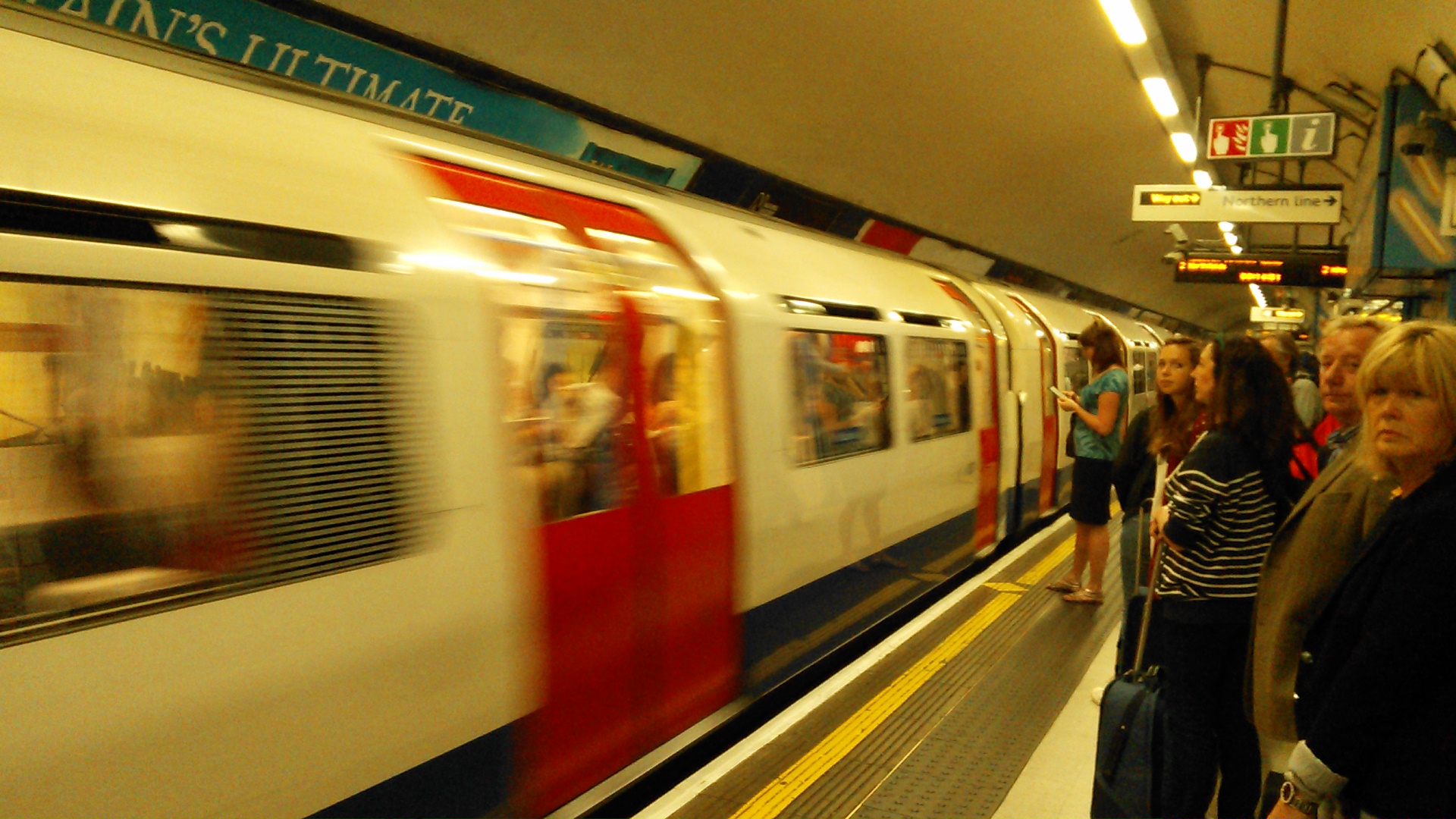 Moving subjects looked blurred and indoors, light is very yellow