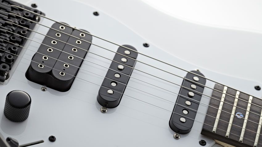 Rather than DiMarzio and Fender pickups, here we have a Jackson humbucker and two noiseless single coils
