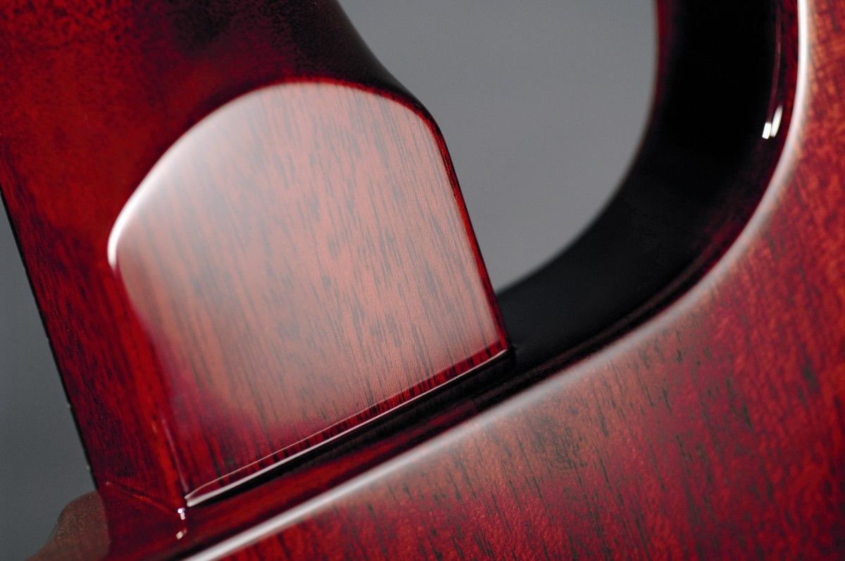 The neck join allows luxurious levels of upper-fret access