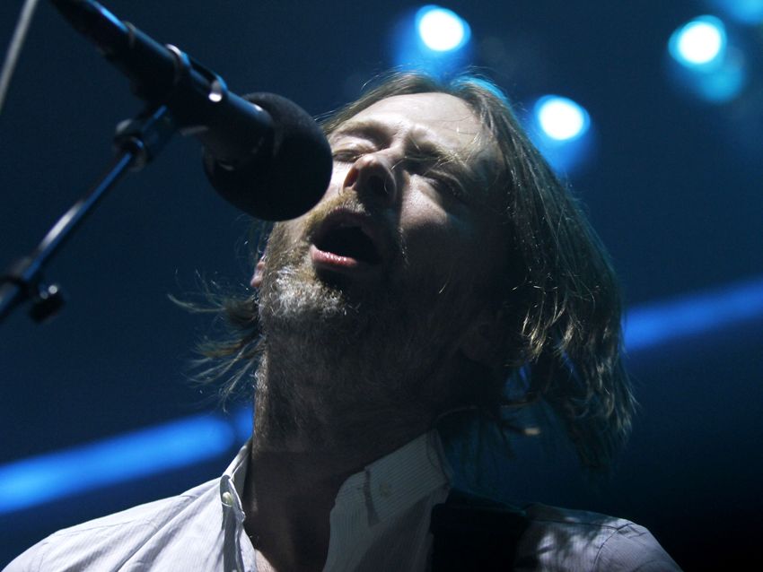 Radiohead releasing new tracks, The Daily Mail/Staircase, on 19 ...