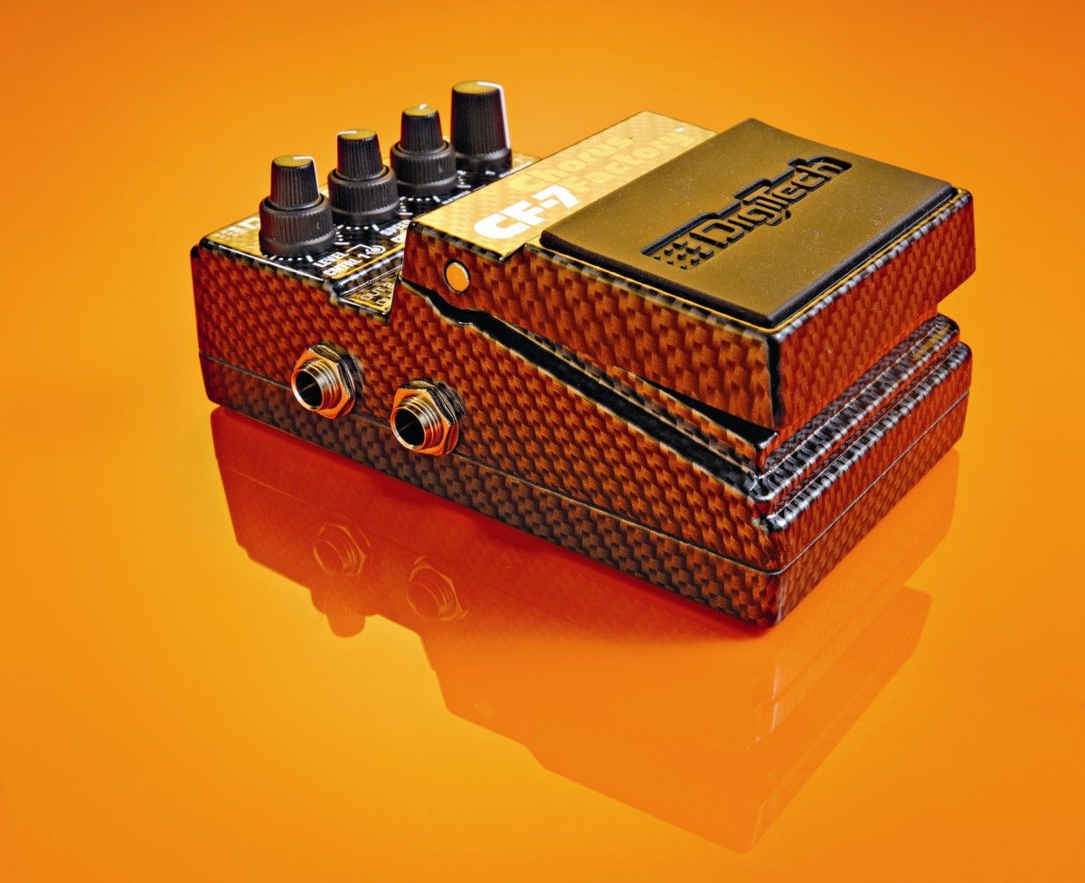 Seven chorus models in one stompbox