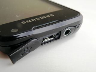 The samsung jet s8000 charger socket