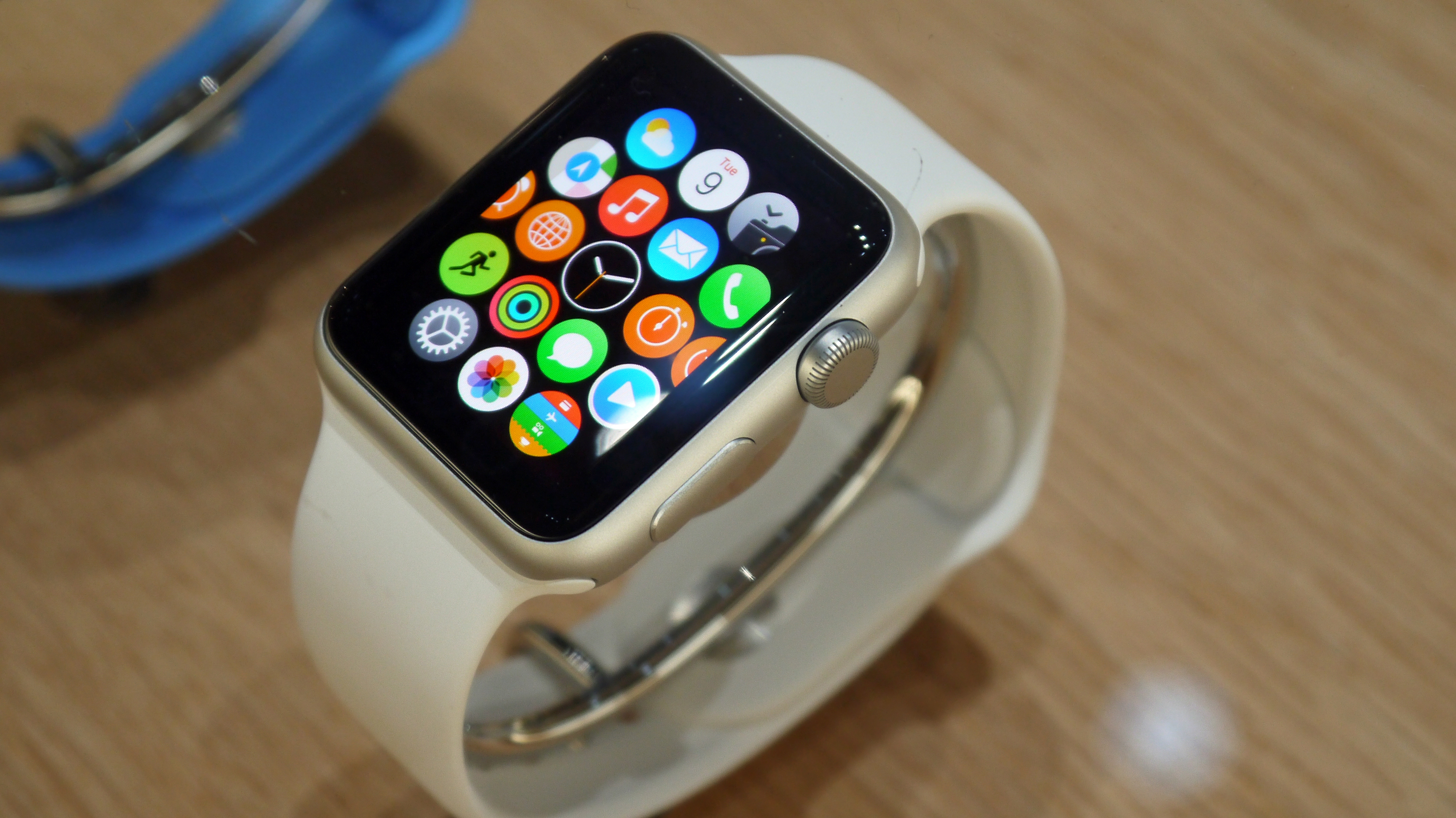 this case turns your apple watch into an original iPod