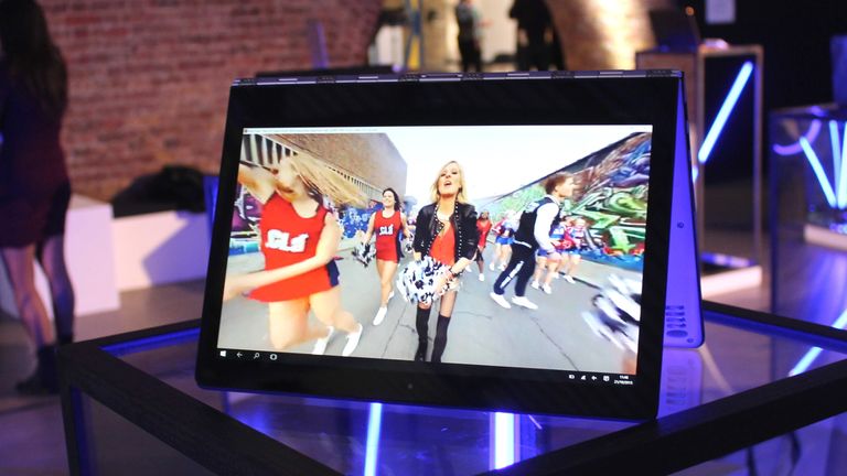 7. Lenovo Yoga 900